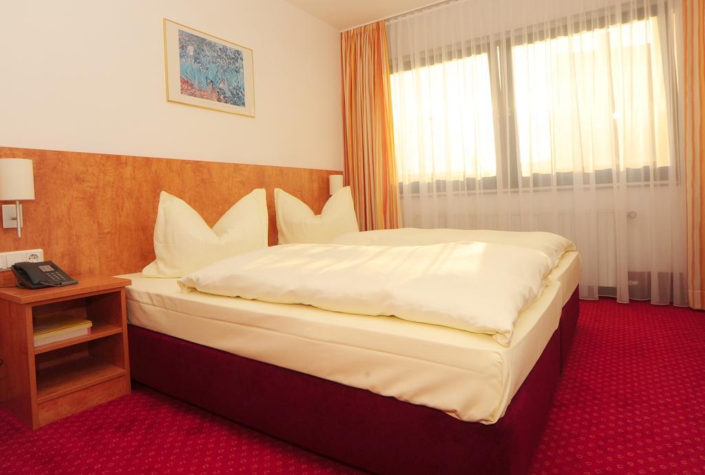 Cityclass Hotel Atrium Budget Leverkusen Oda fotoğraf