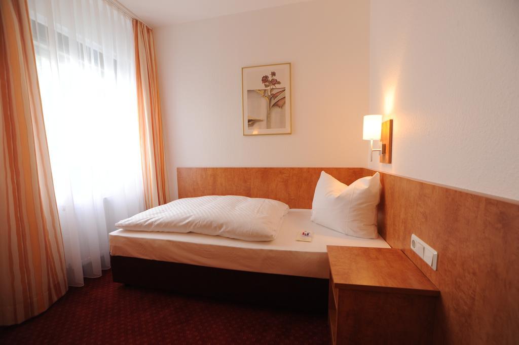 Cityclass Hotel Atrium Budget Leverkusen Oda fotoğraf